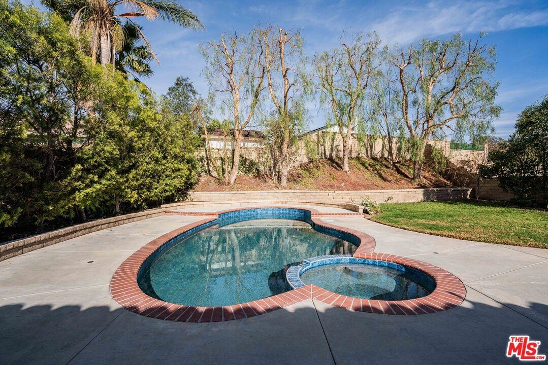 17141 Nevette Ct #17141 - Photo 3 of 42