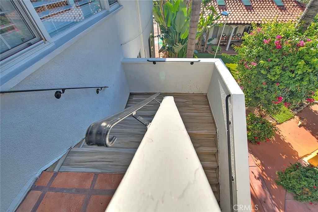 145 S Vista Grande #145A - Photo 4 of 50