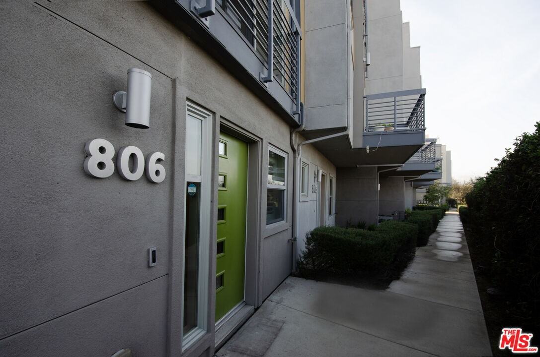 2753 Waverly Dr #2753-806 - Photo 5 of 25