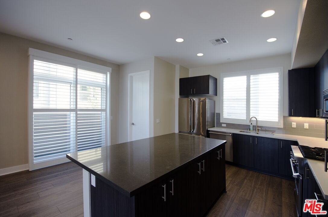 2753 Waverly Dr #2753-806 - Photo 6 of 25