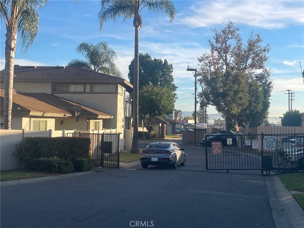 960 Pinyon Ct #960 - Photo 5 of 40