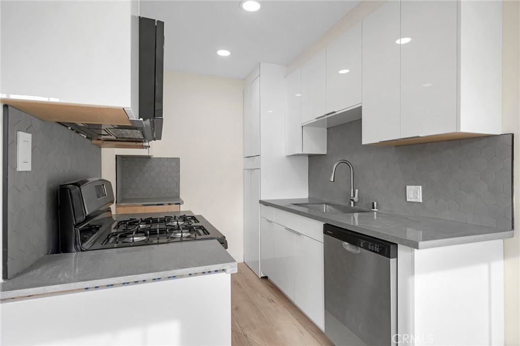 10230 Silverton Ave #10230-2 - Photo 3 of 21