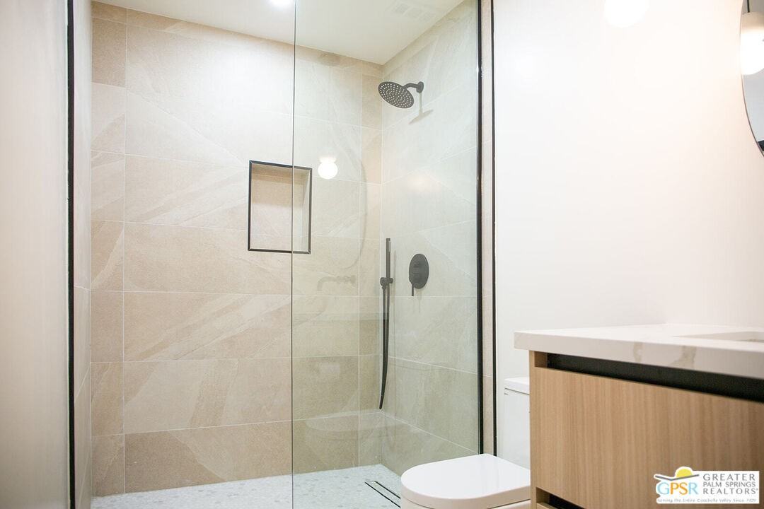 48940 Desert Flower Dr #48940 - Photo 4 of 31