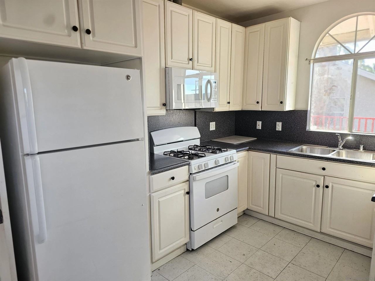 4014 Oregon St #4014 - Photo 7 of 22