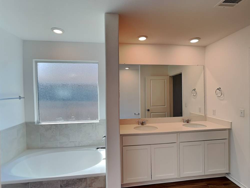 10500 Steinbeck Dr #500 - Photo 3 of 18