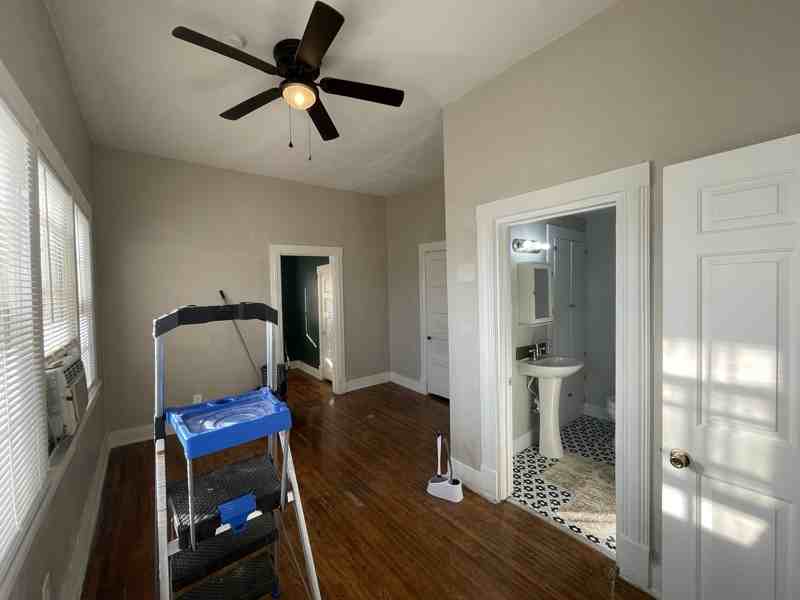 124 N Pearl Ave #1 - Photo 6 of 12