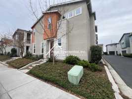 featured image of 4414 Ocean Ln