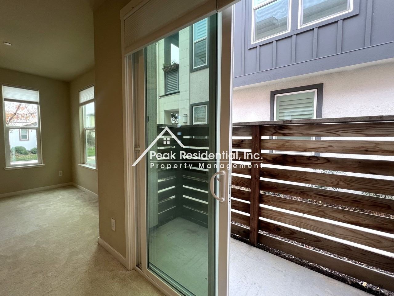 4414 Ocean Ln - Photo 7 of 23