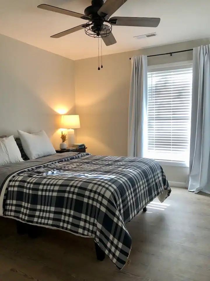 624 W Main St #624 - Photo 3 of 5