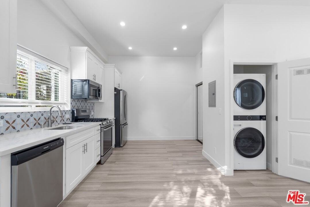 12233 Killion St - Photo 3 of 6