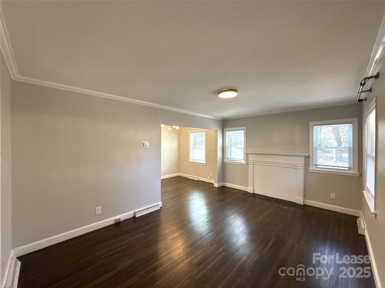 1242 Dade St - Photo 3 of 11