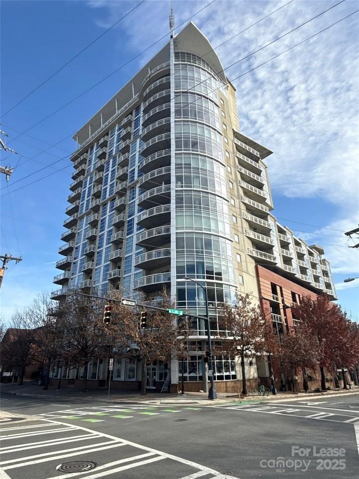 505 E 6th St Unit 302 #302 - Photo 2 of 23