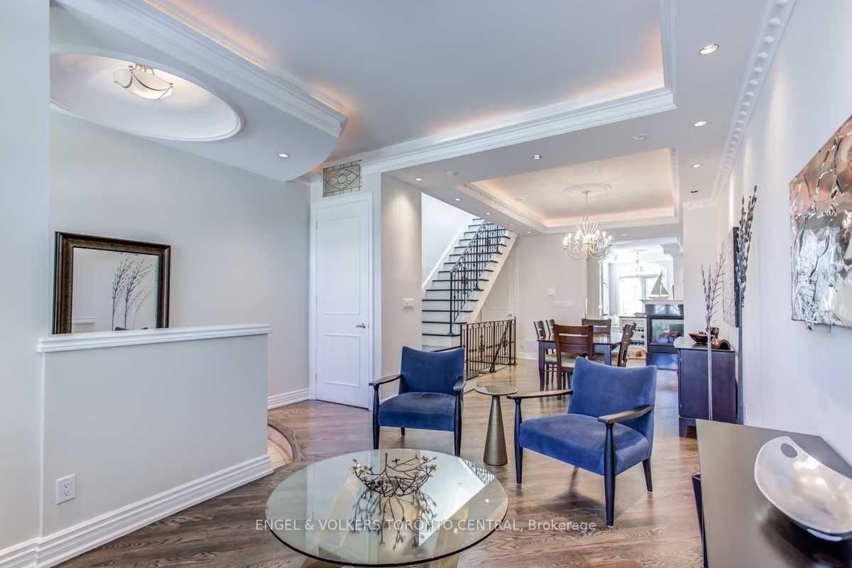 405 Bedford Park Ave - Photo 2 of 15