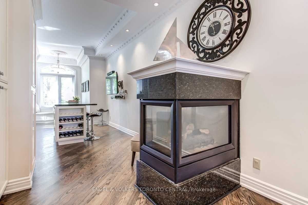 405 Bedford Park Ave - Photo 6 of 15