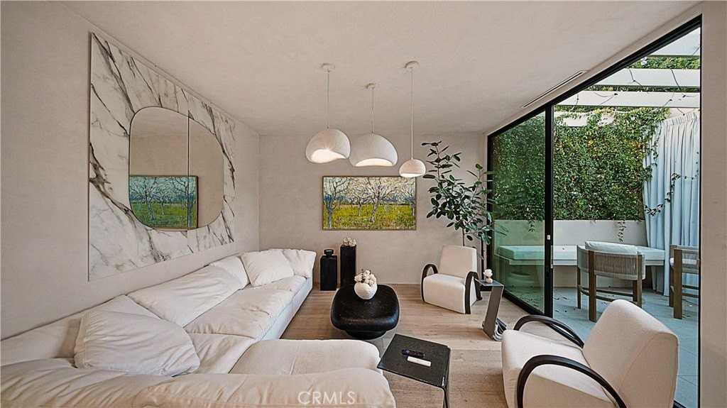 8840 Ashcroft Ave - Photo 4 of 45