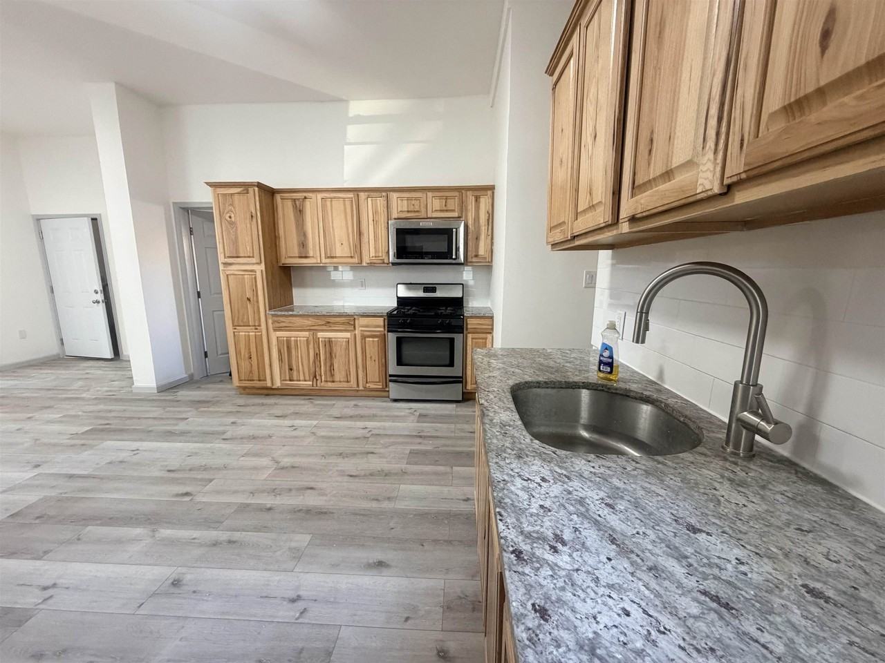 124 Winfield Ave #1 - Photo 3 of 35