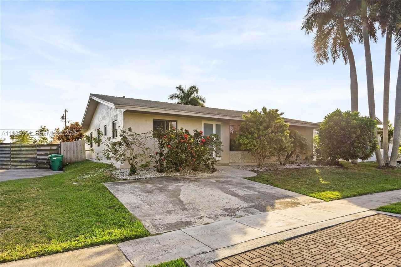 218 Se 2nd St - Photo 3 of 47