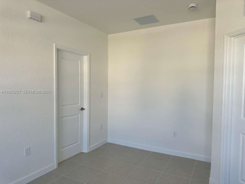 2240 Se 30th St #1 - Photo 6 of 6