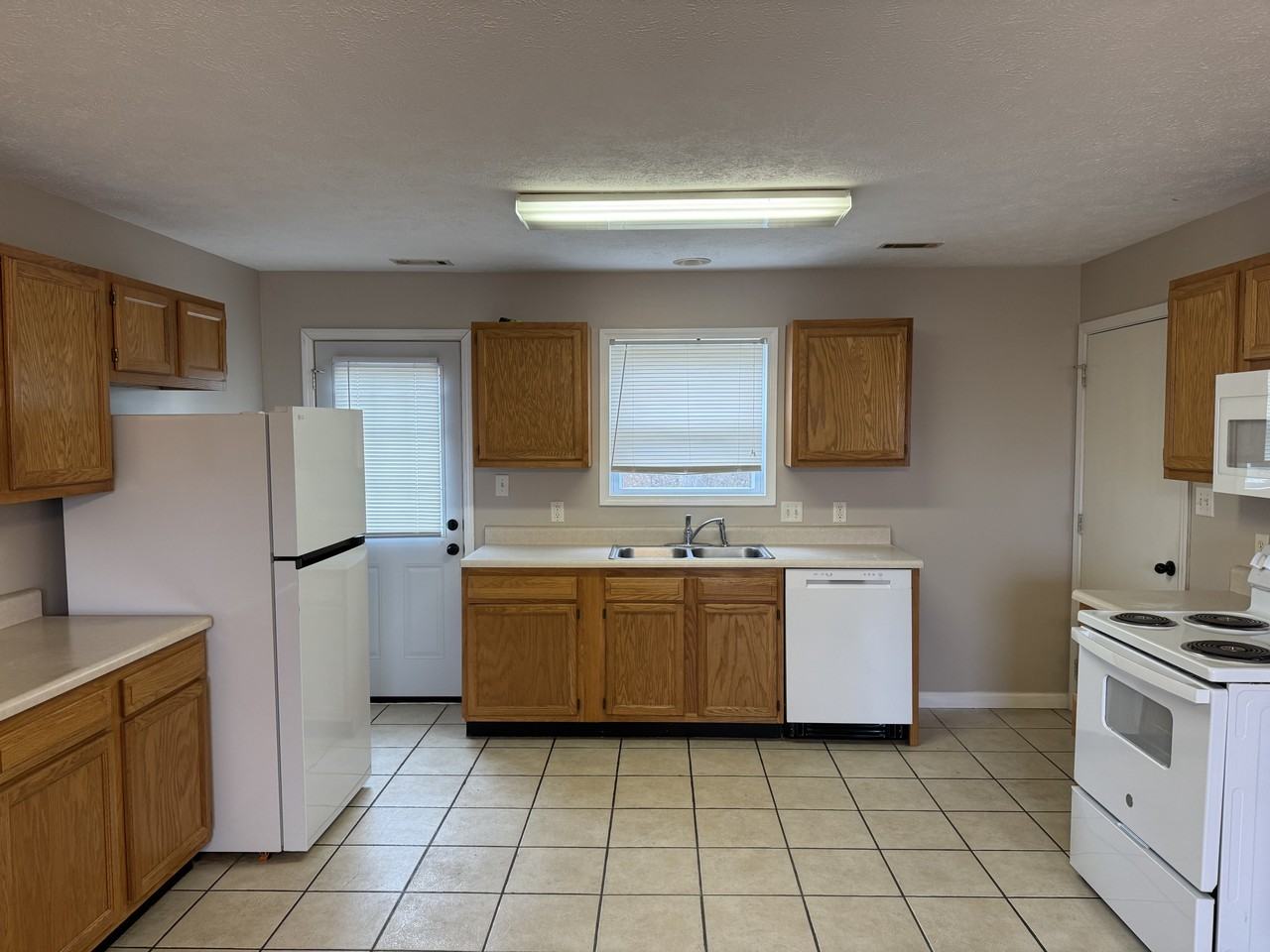 306 N Ferne Clyffe Rd #306 - Photo 3 of 10