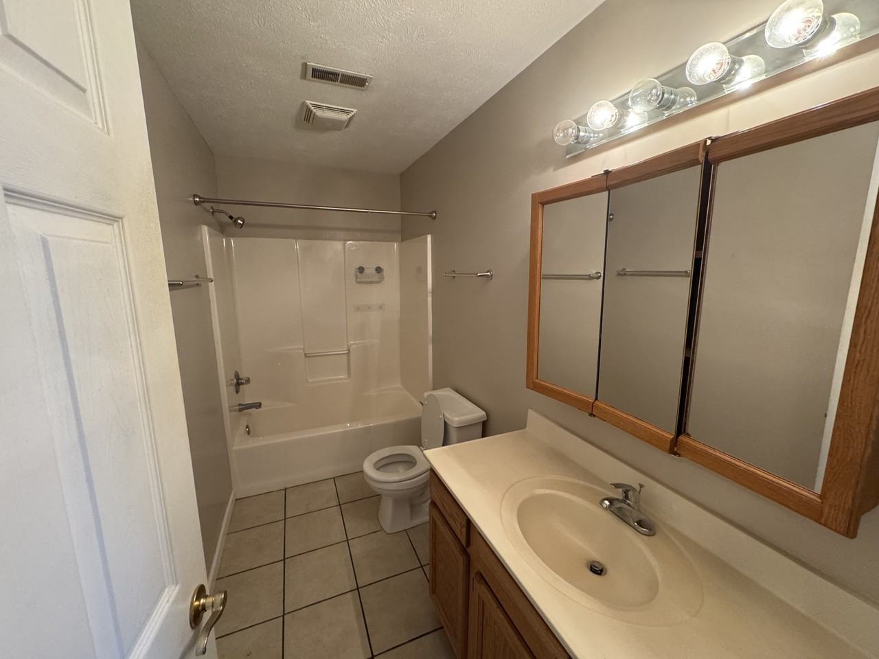 306 N Ferne Clyffe Rd #306 - Photo 5 of 10