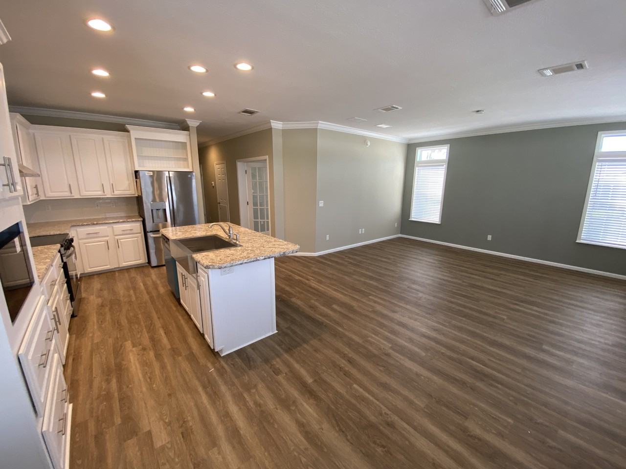 5307 Camelot Dr E #50 - Photo 3 of 35