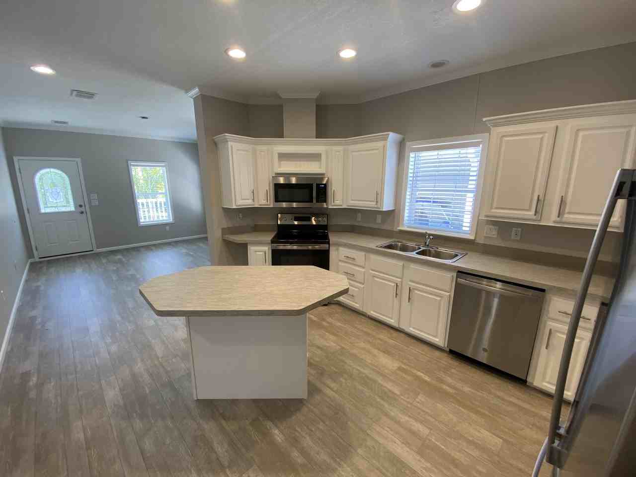 435 Cary Ln #306 - Photo 4 of 24