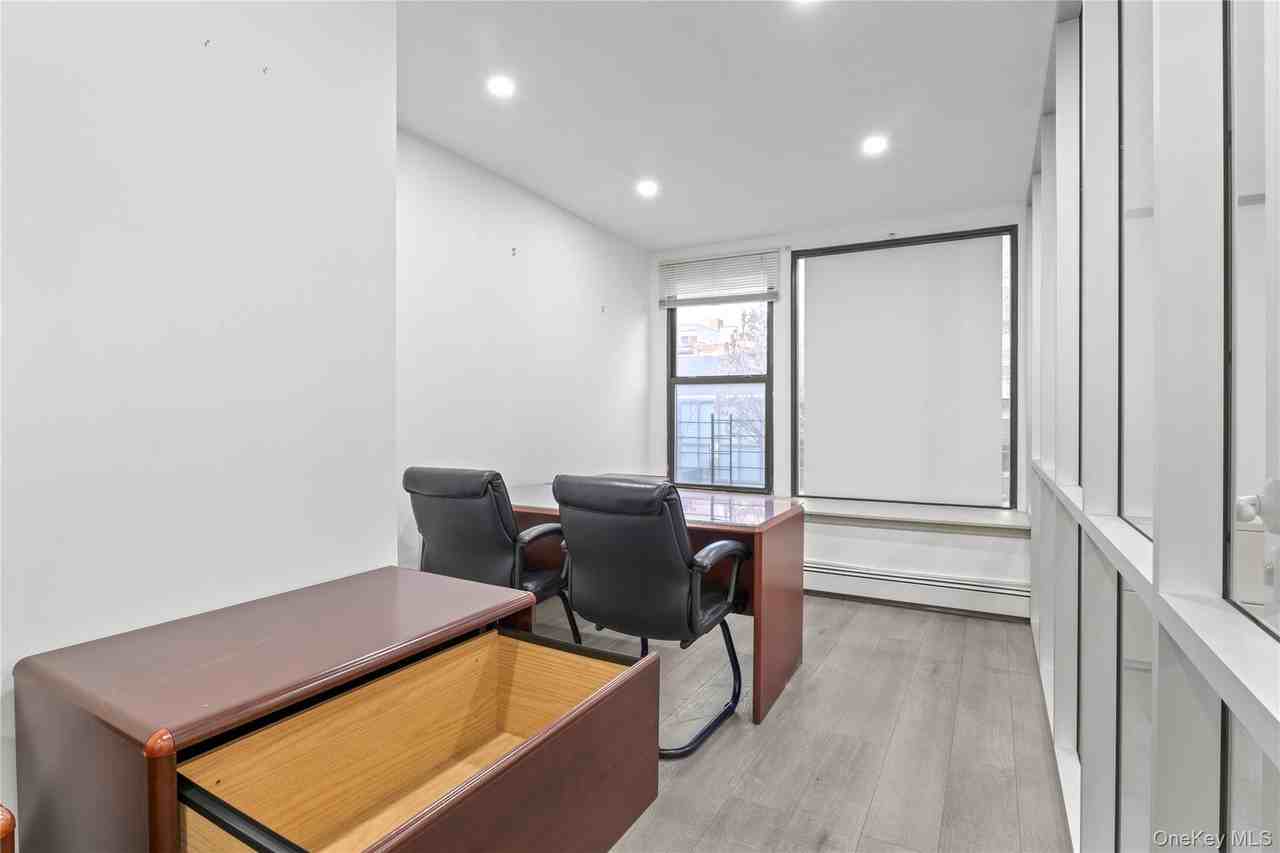 20 E 125th St #2 - Photo 3 of 10