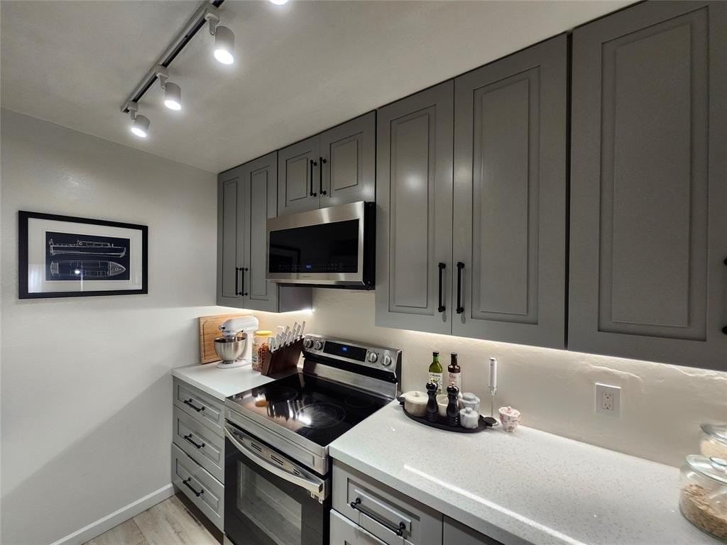 10004 Winding Lake Rd #101 - Photo 5 of 17