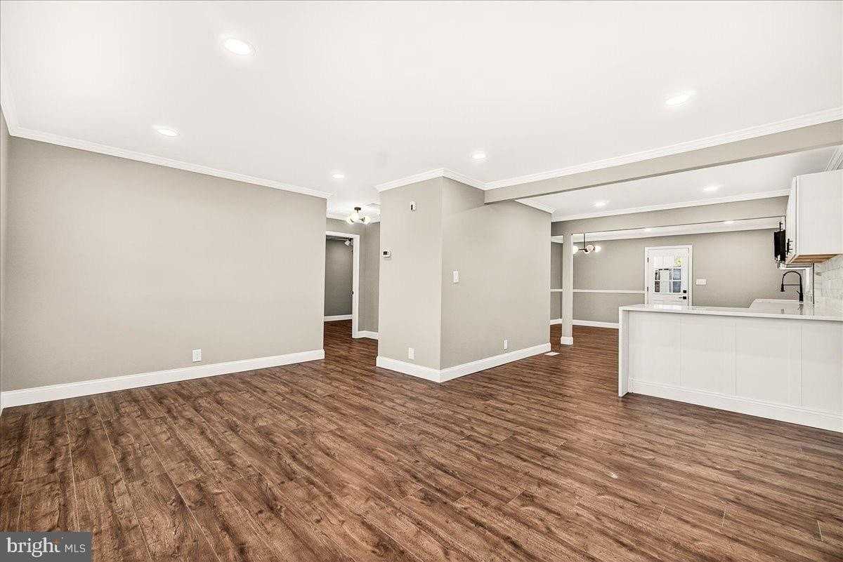 807 Montclaire Ave - Photo 7 of 34