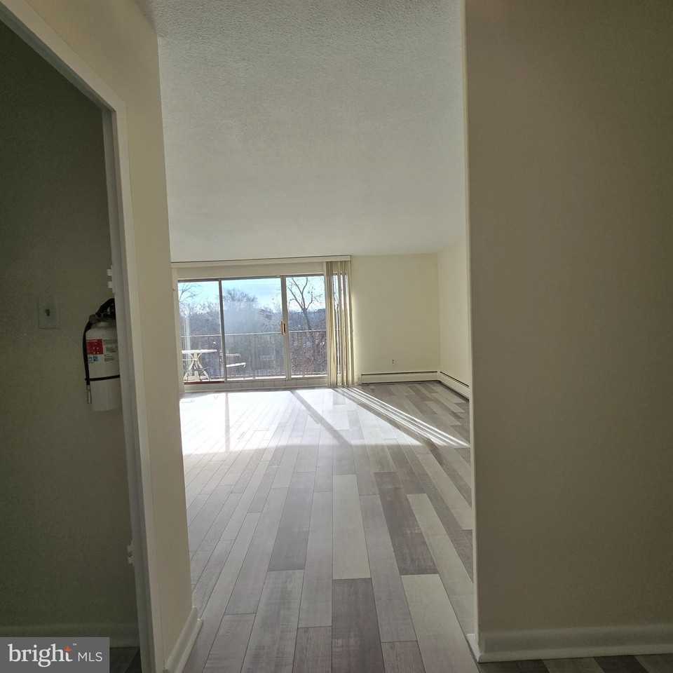 111 Chestnut St Unit 609 #609 - Photo 2 of 22