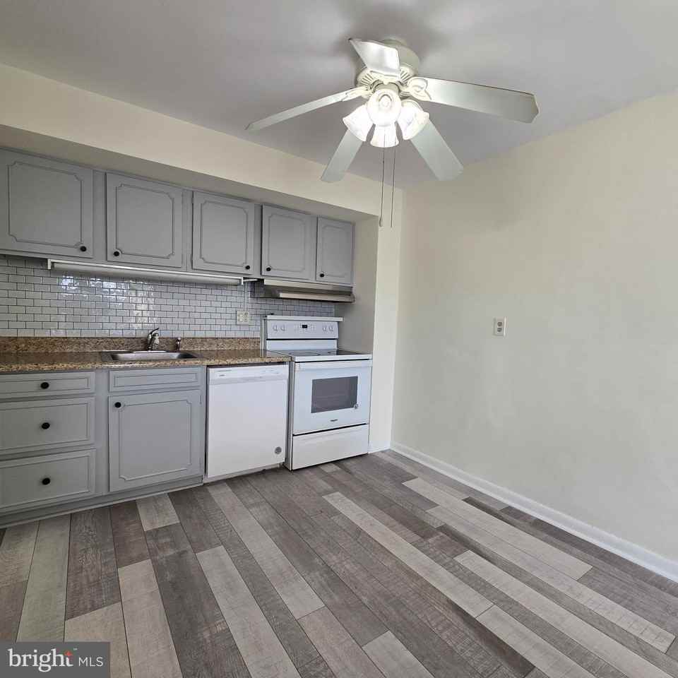 111 Chestnut St Unit 609 #609 - Photo 5 of 22