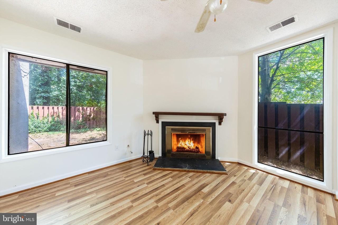 2232 Southgate Sq - Photo 5 of 48