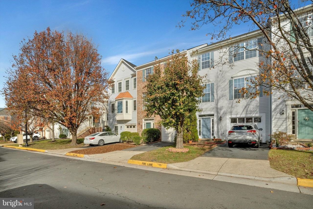 21628 Monmouth Ter - Photo 3 of 40