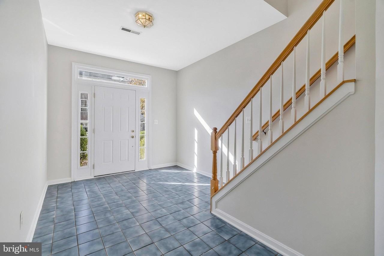 21628 Monmouth Ter - Photo 5 of 40