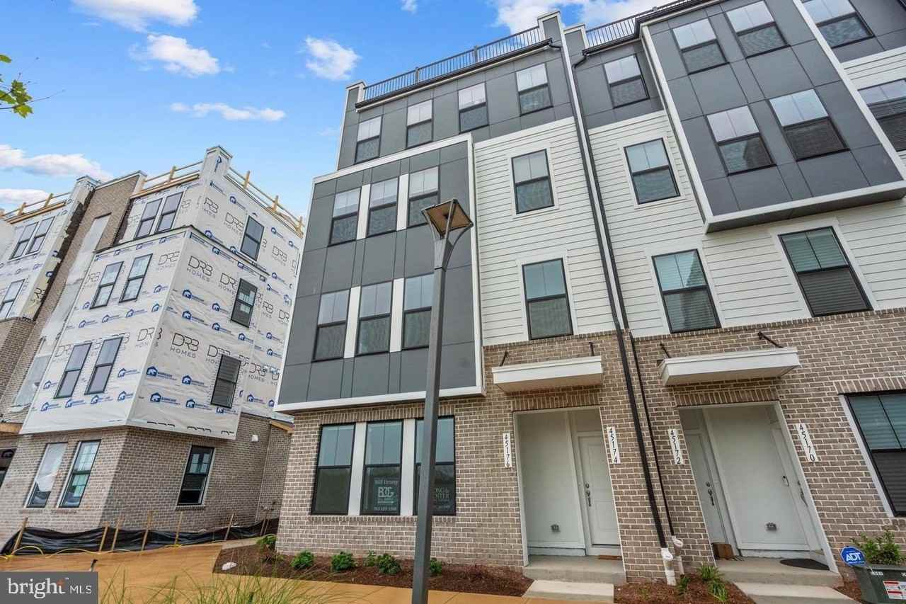 45176 Drowes Ter - Photo 2 of 36