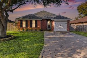 featured image of 2705 Clara Ln