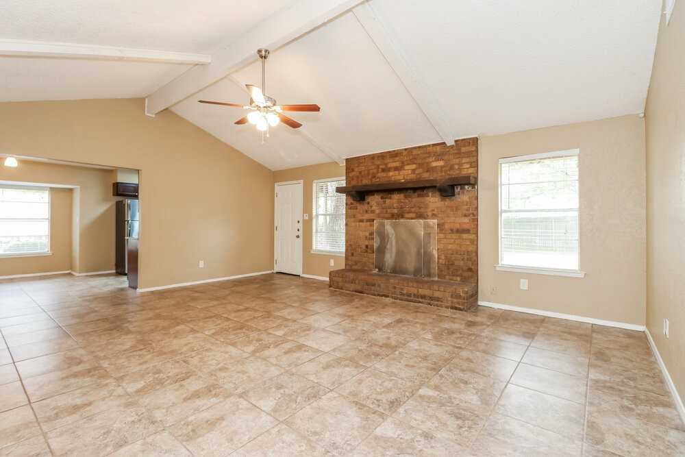 7609 Ripple Creek Ct - Photo 4 of 16