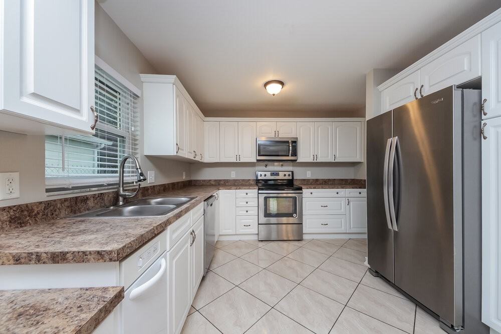 1414 Londra Ln - Photo 7 of 16