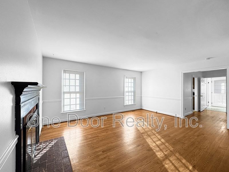 108 Adams St - Photo 6 of 24