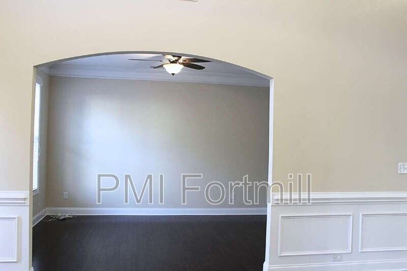 4417 Carrington Dr - Photo 6 of 48