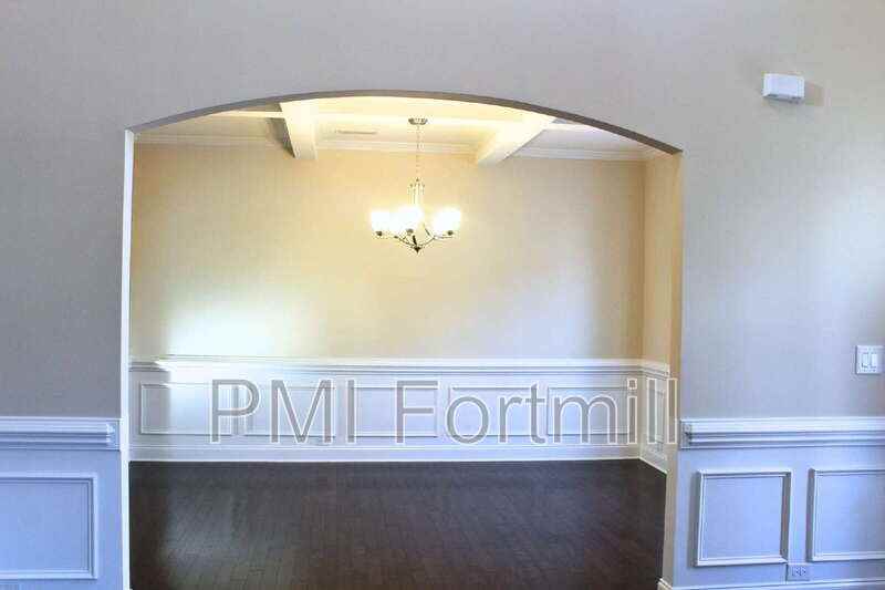 4417 Carrington Dr - Photo 7 of 48