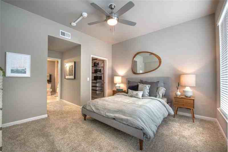 Ivan St - Photo 6 of 15