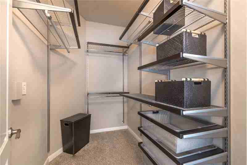 Ivan St - Photo 7 of 15