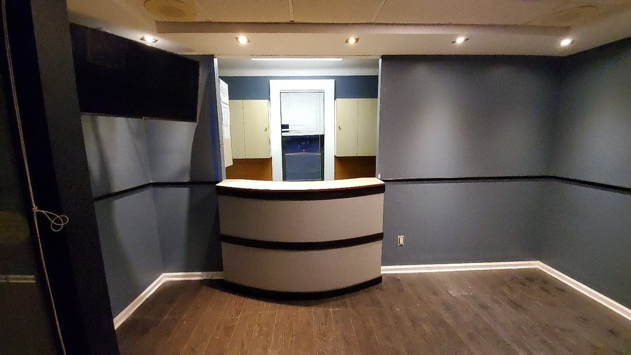 260 Ocean Parkway - Photo 4 of 16