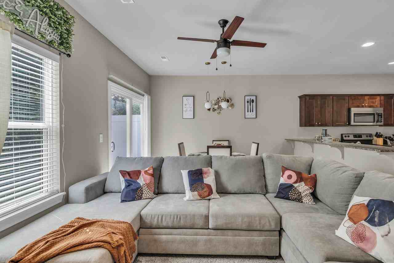 9415 N Adrian Ave #9415 - Photo 5 of 12