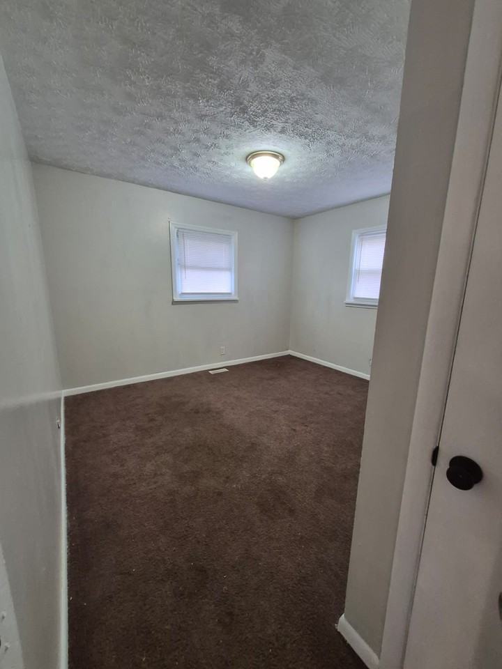 2031 Costello Dr - Photo 4 of 12