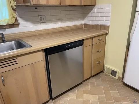 633 Indiana St #NA - Photo 3 of 12