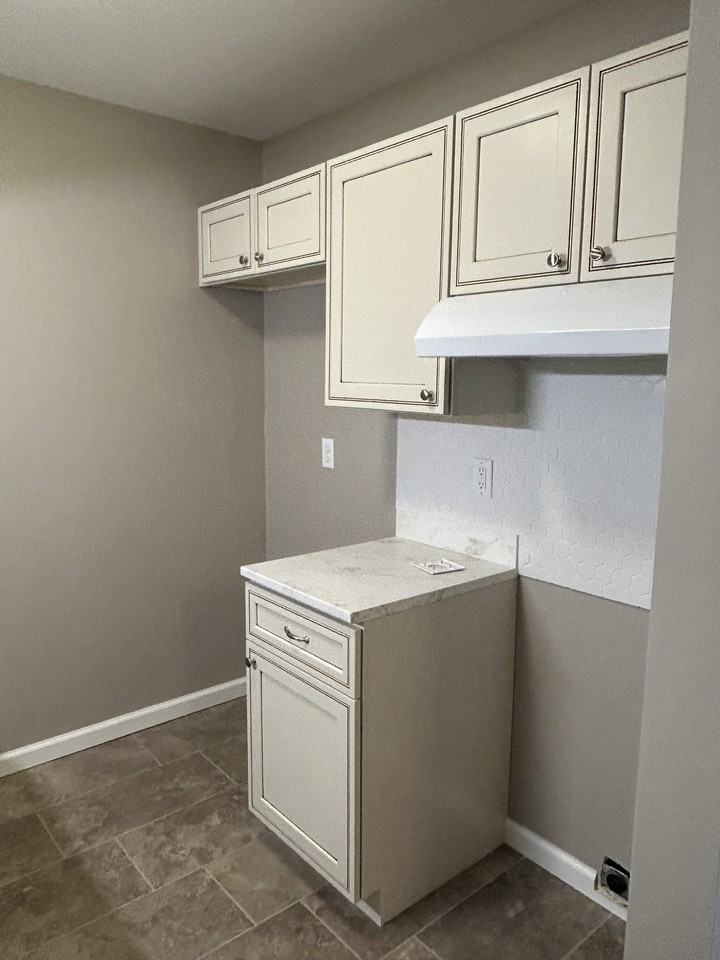 Dunmore Dr #5452 - Photo 4 of 10