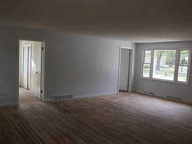 330 S Foster St #NA - Photo 4 of 5