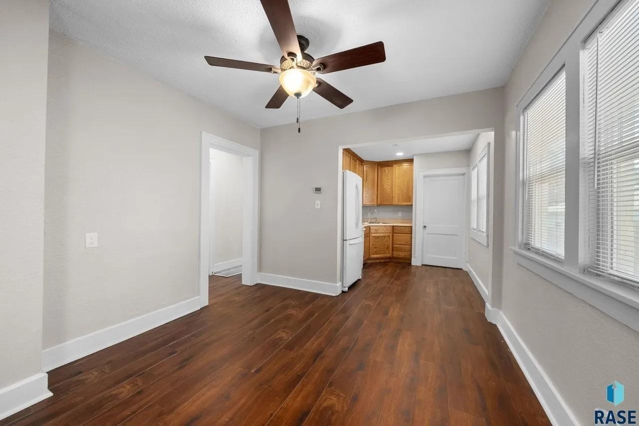 814 N Prairie Ave #NA - Photo 3 of 5